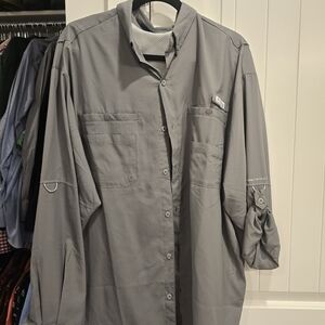 Columbia Men's Gray Lightweight Shirt